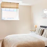 Paramount Apartments