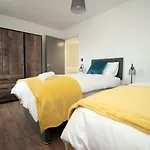 Delft - Spacious Home, High Speed Wi-Fi, Free Parking, Terrace