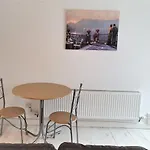 Swindon Old Town Studio - Entercloud9Sa