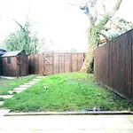 Chandos - Spacious Home, High Speed Wi-Fi, Free Parking, Garden