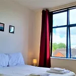 Central Apartments - Spacious 2 Beds