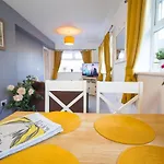 Longfield Apartment - Free Parking