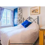 Sleeping Dogs Guest House