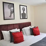 Beaney View House - Modern, Comfortable Spacious 4 Bedrooms Ensuites House With Free Wifi And Parkings
