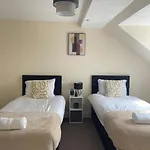 Swindon City Center 2Bed Apartment With Parking And Wifi