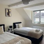 Swindon City Center 2Bed Apartment With Parking And Wifi