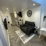 Stylish & Cosy 1 Bed Apartment