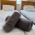 Cozy 2Bed Apartment W/ Parking