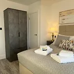 Elegant One Bedroom Apartment