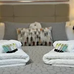 Elegant One Bedroom Apartment