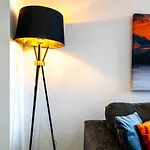 Central Swindon Gem Stylish 1-Bedroom Apartment