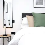 2 Bedroom With Free Parking
