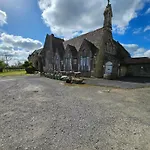 Schoolhouse Restaurant And Hotel