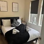 Central - 1 Bed, Cosy Retreat