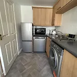Comfy 3 Bed House North Swindon