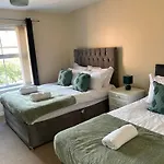 Comfy 3 Bed House North Swindon