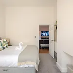 Stylish Flat In Central Location With Free Parking