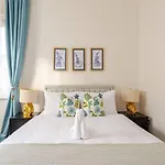 Stylish Flat In Central Location With Free Parking