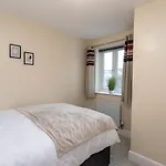 18Fwc, 2 Bedroom, Sleeps 4, Town Centre Location, Secure Parking