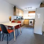 Contractors - Spacious - Long Stays