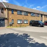 3Cb 2 Bedroom Apartment In Swindon, Free Parking, Wifi, Long Stay