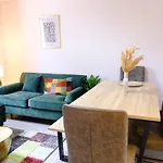 Haydon Stays Swindon 5Bed Sleeps 9