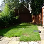 Haydon Stays Swindon 5Bed Sleeps 9