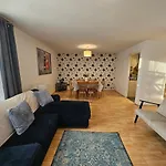 Plaza Flat 19 - 2 Bedroom Apartment, Free Parking, Town Centre