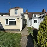 Faringdon Apartment Long Stays Sleeps 2 Parking