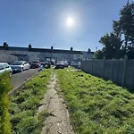 Faringdon Apartment Long Stays Sleeps 2 Parking