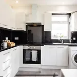 A Cosy 2 Bed Flat In Swindon