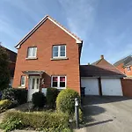 Hanwell House Sn25 Long Stays Sleep 5 Free Parking