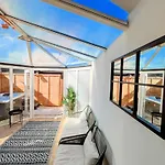 1-Bed Retreat - Hot Tub Private Garden & Bbq