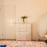 Swindon Cozy 2Br Retreat