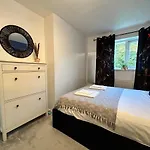 Shaw House - Hot Tub, Sauna, Ev