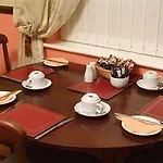 Fir Tree Lodge Hotel, Guest House