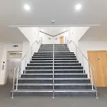 Comfortable Modern Apartment In Swindon, Free Parking Sleeps Up To 5