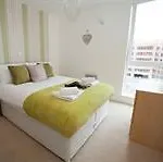 Hamilton Grace Apartments - Plaza