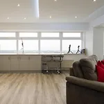 Luxury Panoramic Balcony Swindon Central