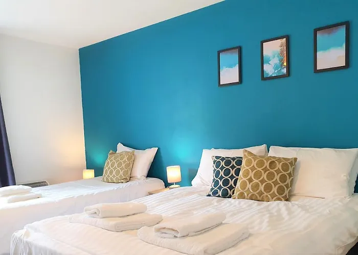 Old Town West Apartments - Newly Refurbished