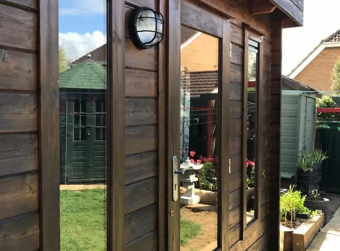 Log Cabin Single Accommodation