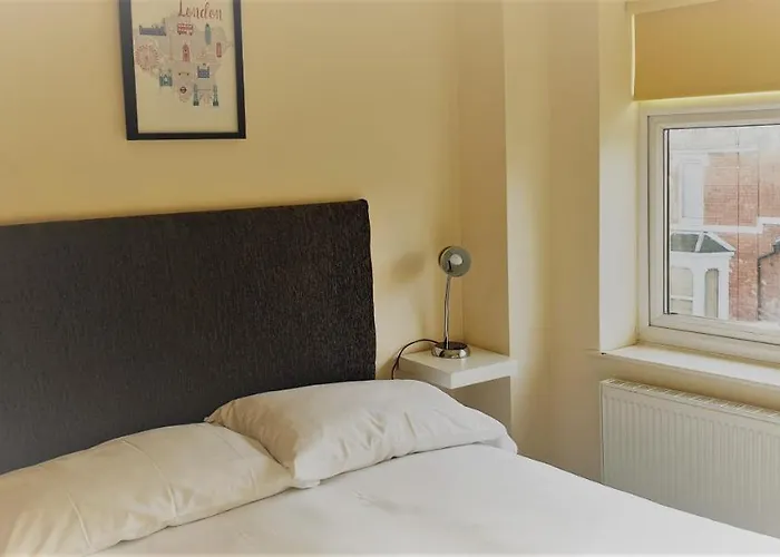 Swindon Old Town Duplex - Entercloud9Sa