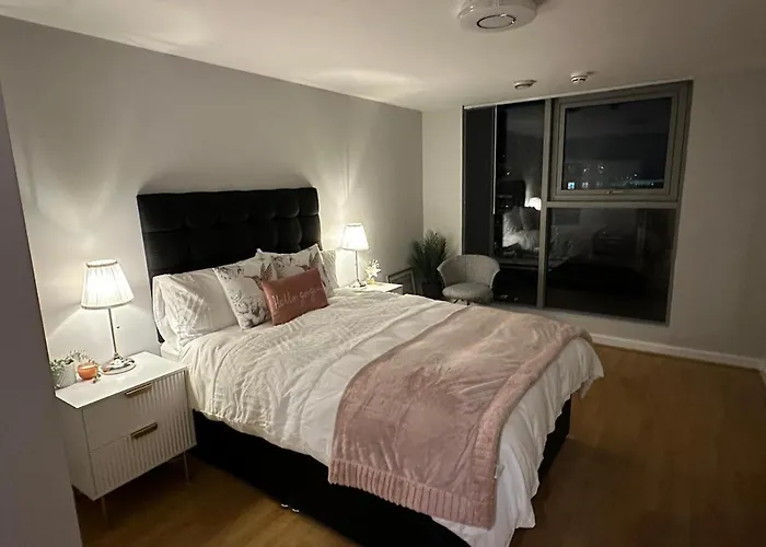 Modern City Centre Apartment In Swindon