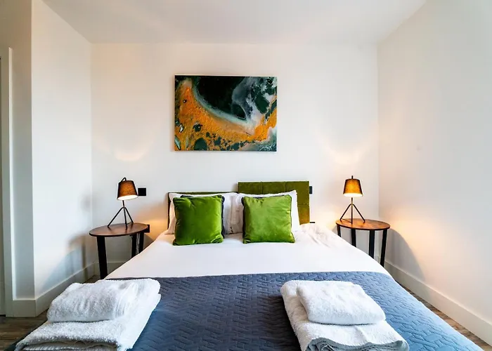 Central Swindon Gem Stylish 1-Bedroom Apartment