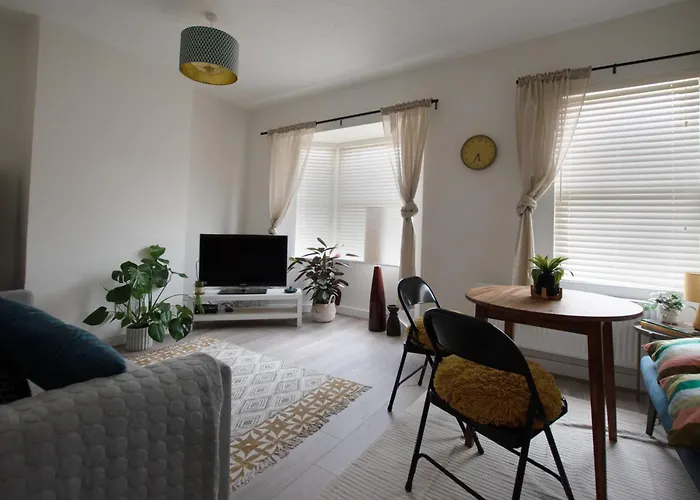Homely Apartment With Free Parking