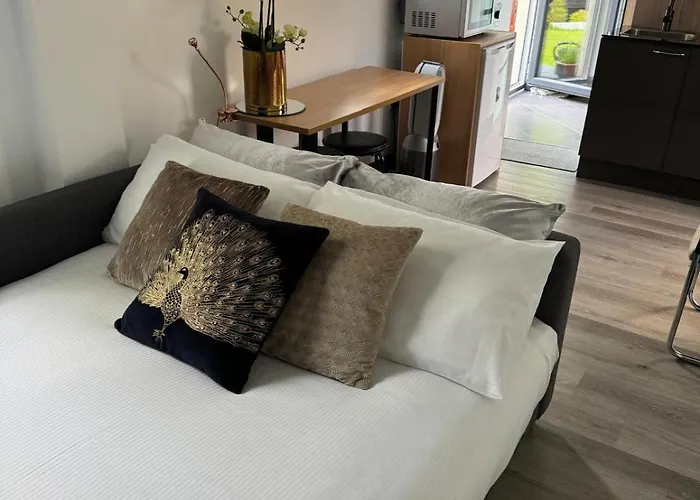 Modern Apartment In Peaceful Area