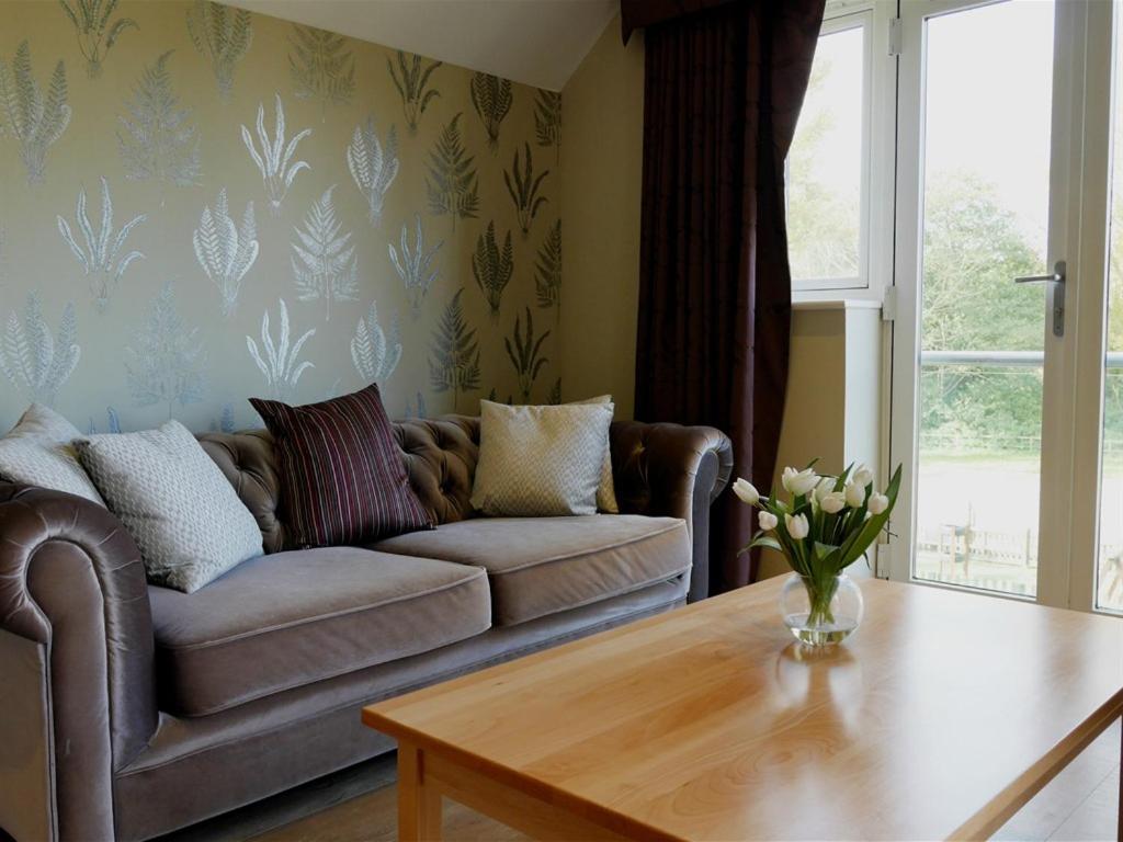 The Sun 4* Swindon
