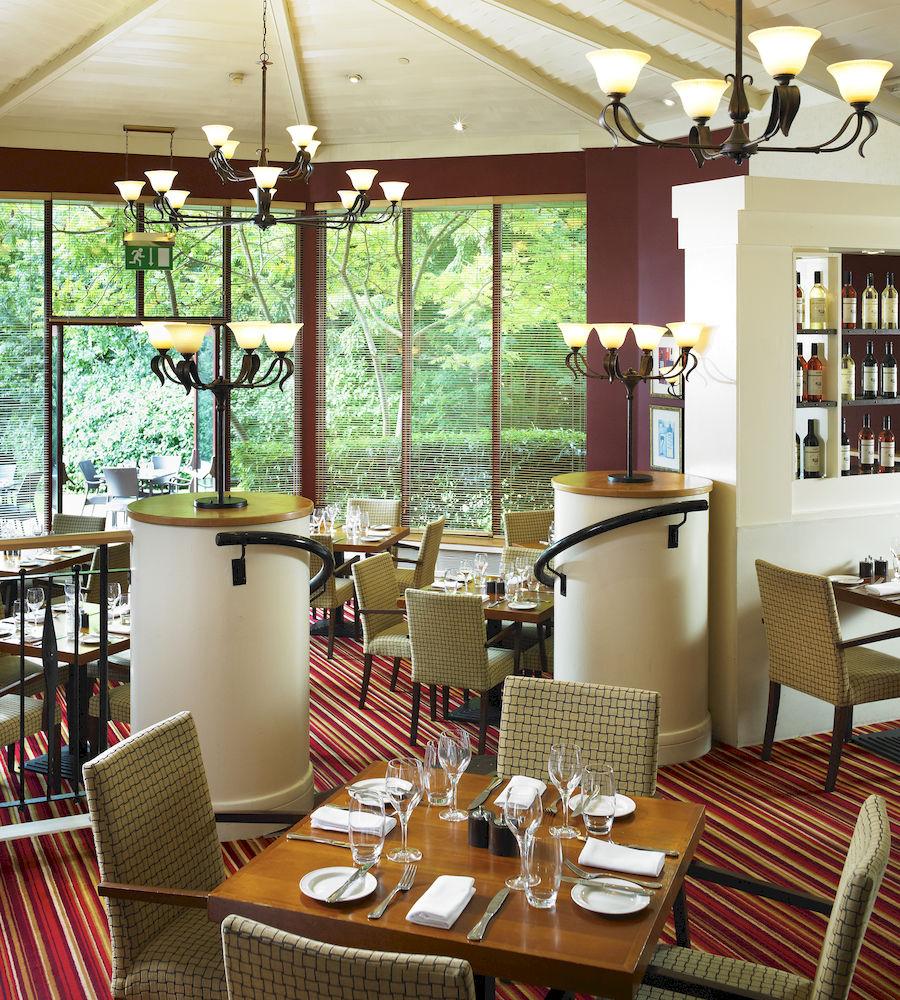 Khách sạn Delta By Marriott 4*