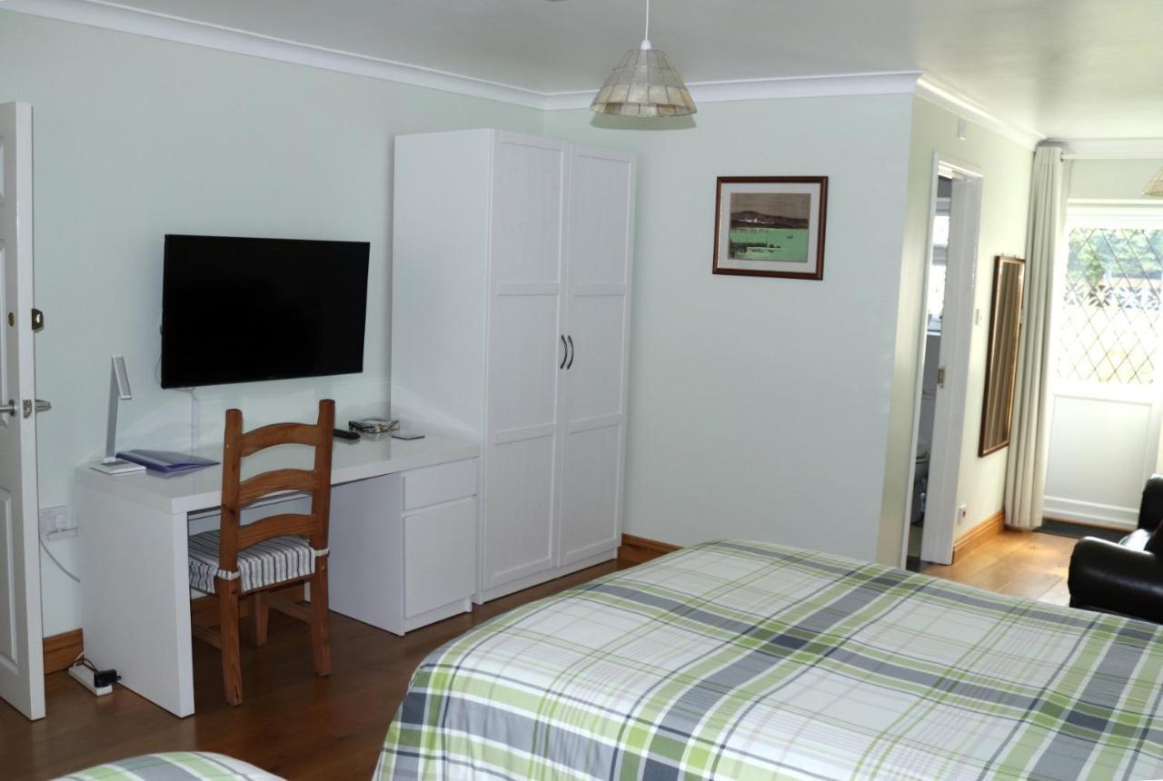 Highworth House Bed & Breakfast Swindon