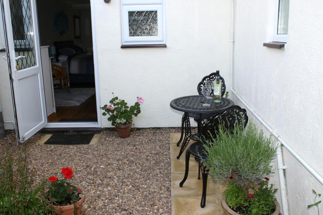 Bed & Breakfast Highworth House